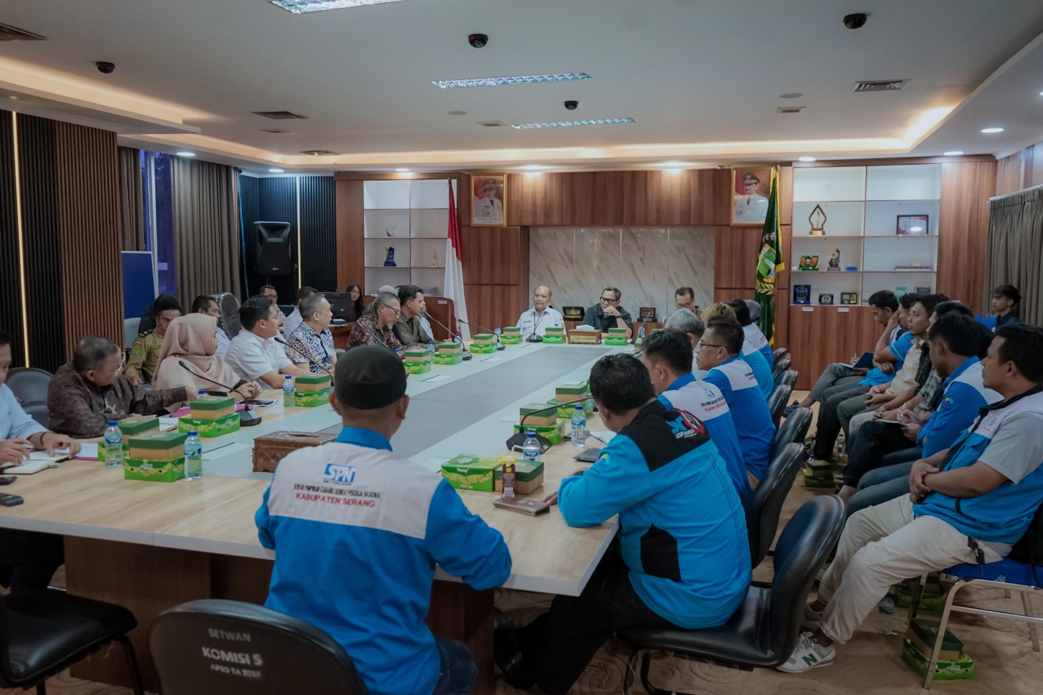 Komisi V DPRD Banten Terima Audiensi DPC Serikat Pekerja Nasional Kab. Serang